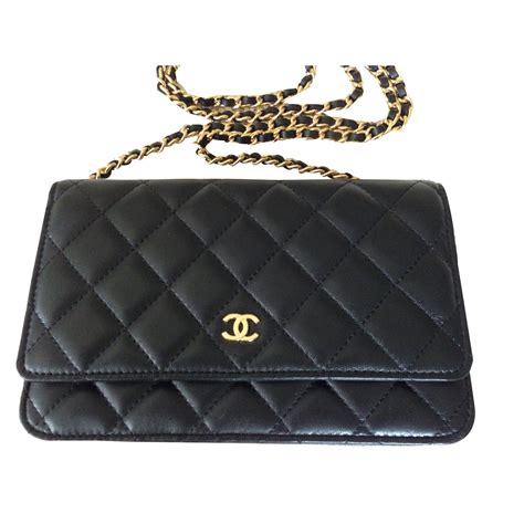 chanel small wallet on chain.